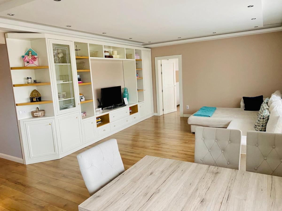 La Maison De Macarons, Your Sweet Home In Cluj ภายนอก รูปภาพ
